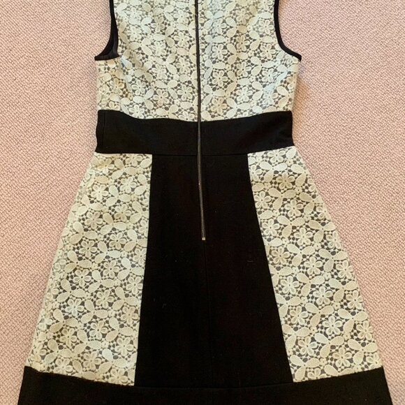 Classy, work appropriate dress (size 2) - Picture 3 of 4